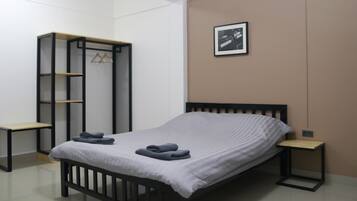 Deluxe Double Room | Desk, free WiFi, bed sheets