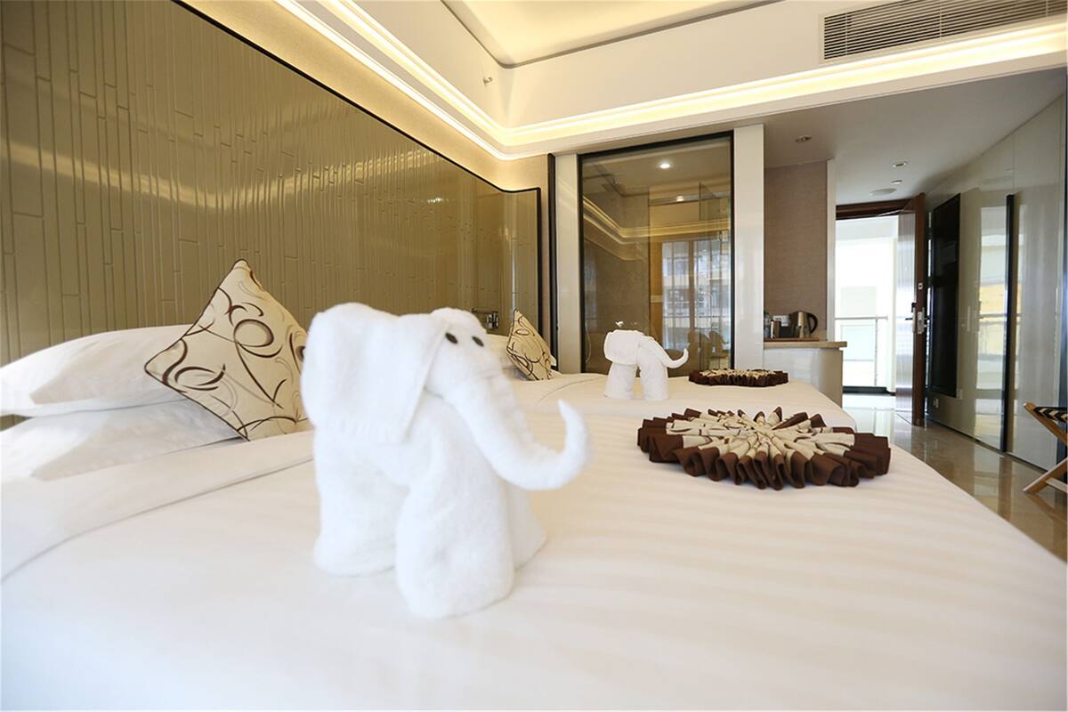 Minibar, in-room safe, desk, blackout curtains