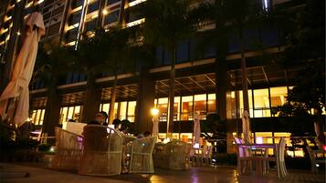 Front of property โ evening/night