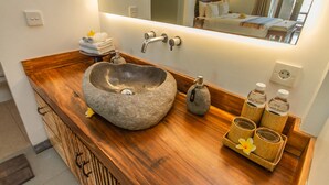 Chậu rửa trong phòng tắm