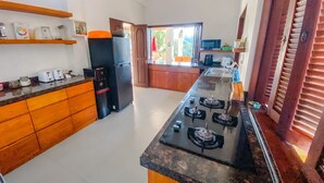 Villa with Private Pool | Bếp riêng