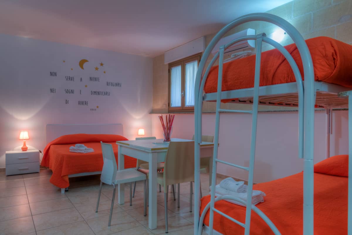 Studio | Memory foam beds, desk, blackout drapes, WiFi (free)