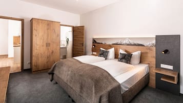 Deluxe-Zimmer | Allergikerbettwaren, Zimmersafe, Schreibtisch, Verdunkelungsvorhänge