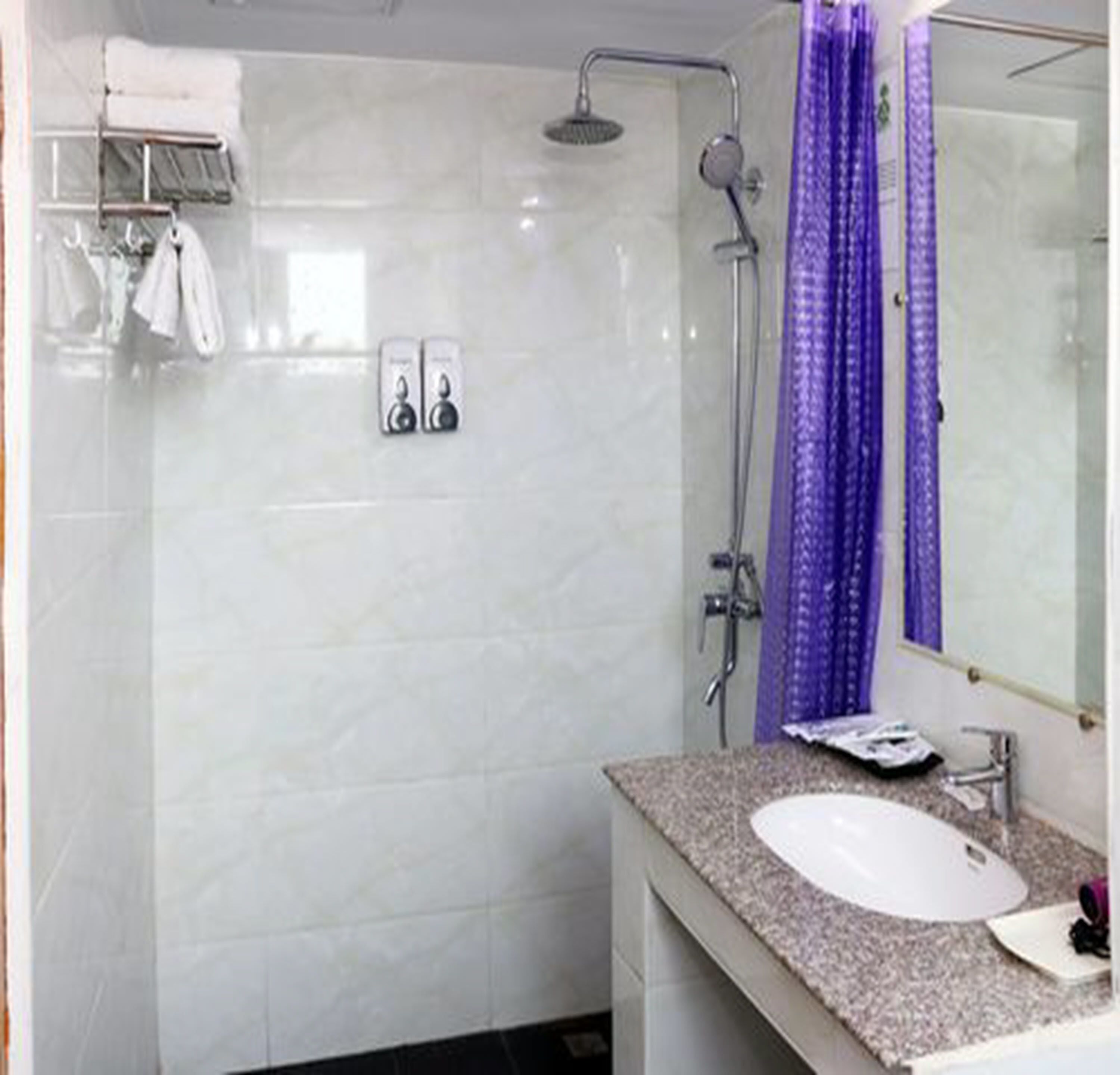 standard room, city view | bathroom | deep-soaking bathtub, rainfall showerhead, free toiletries, towels