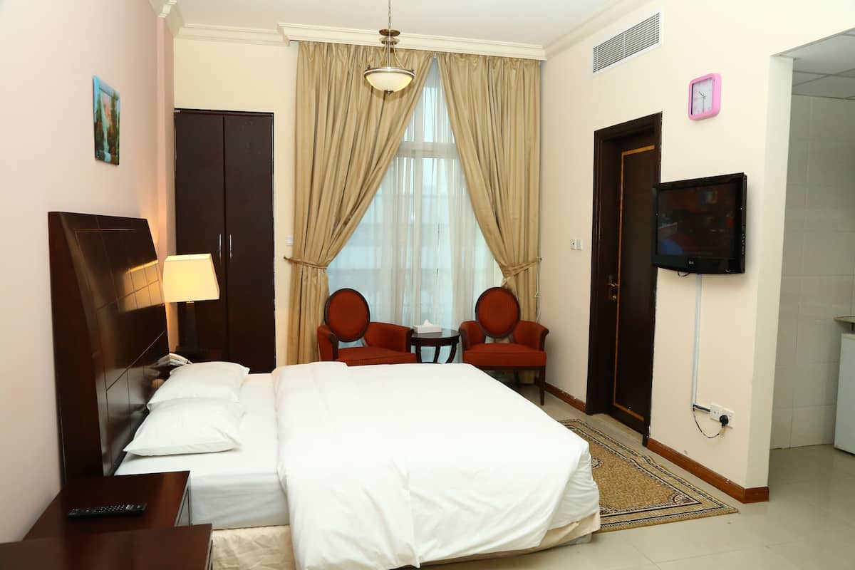 Standard Studio Suite | Premium bedding, in-room safe, desk, iron/ironing board