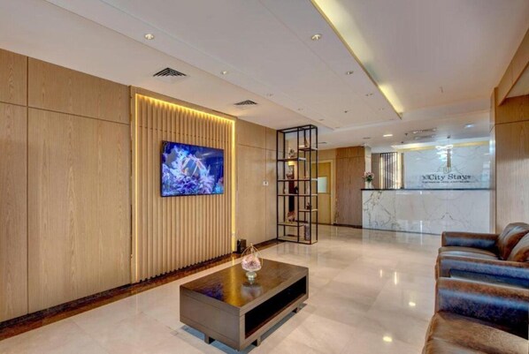 Lobby - Golden Square Hotel Apartments (Dubai)