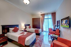 Seprai premium, brankas, meja kerja, dan setrika/meja setrika