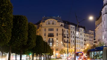 Façade de l’hébergement - soirée/nuit