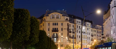 Façade de l’hébergement - soirée/nuit