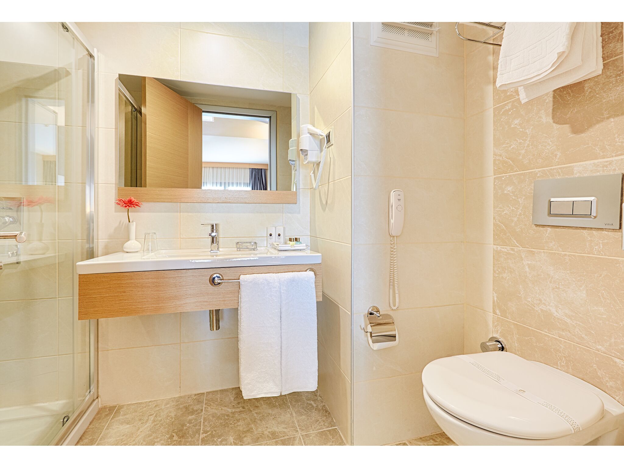 premium bedding, minibar, in-room safe, blackout curtains