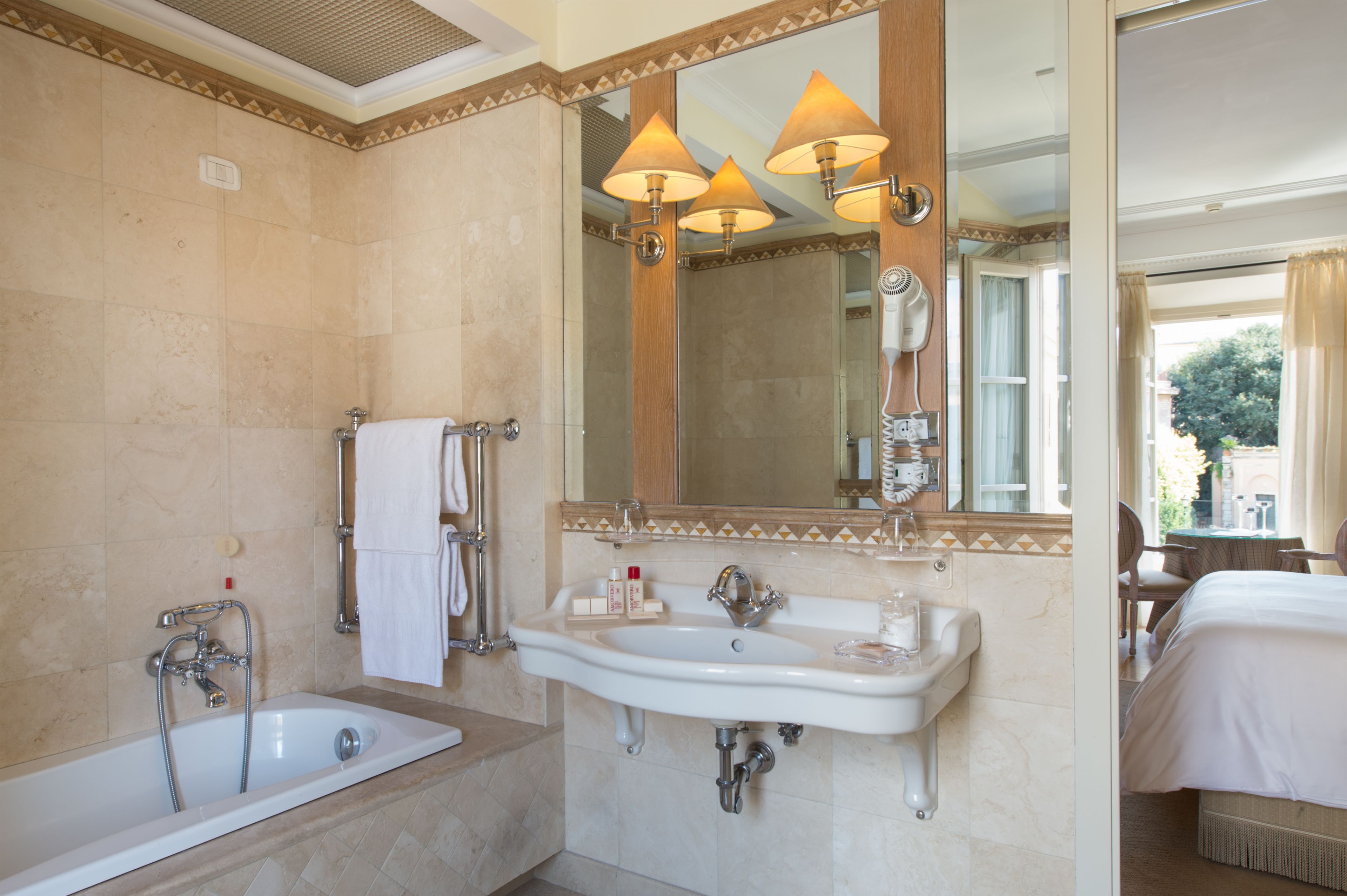 Photo - Il Palazzetto