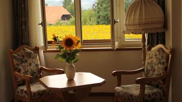 Chambre Triple Classique, accessible aux personnes à mobilité réduite, salle de bains privée