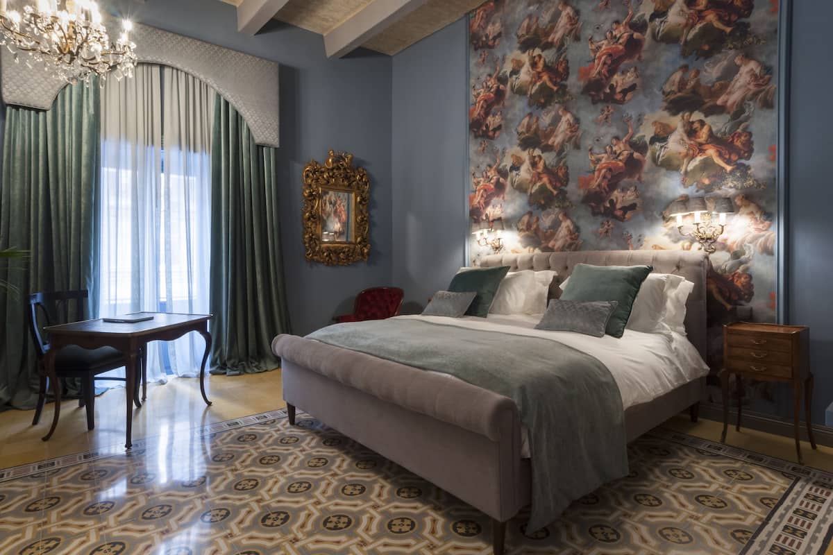 Christabel | 1 bedroom, premium bedding, in-room safe, blackout drapes