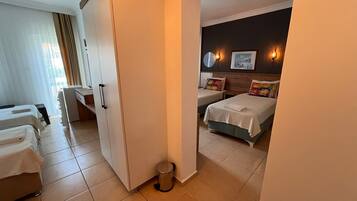 Familien-Doppel- oder -Zweibettzimmer