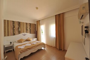 In-room safe, free WiFi, bed sheets - Taner Otel (Fethiye)