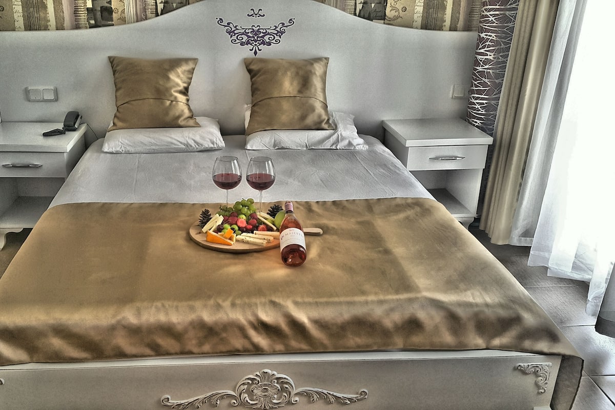 Standard-Doppel- oder -Zweibettzimmer