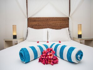 Mabuhay Beach House - 4 Bedroom Villa
