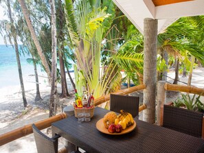Villa - 4 soveværelser (Mabuhay Beach House) | Terrasse/gårdhave