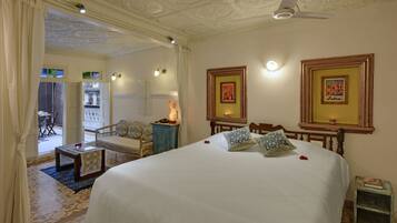 Suite Deluxe, 1 trĂšs grand lit, vue ville | Ăquipements de la chambre