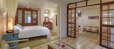 Suite Deluxe, 1 trĂšs grand lit, vue ville