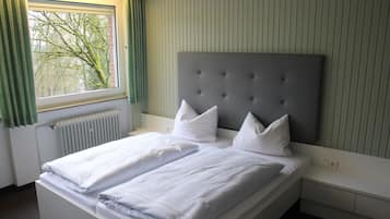 Doppel- oder Zweibettzimmer | Schreibtisch, kostenloses WLAN