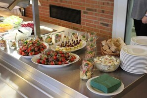 Petit déjeuner buffet compris tous les jours