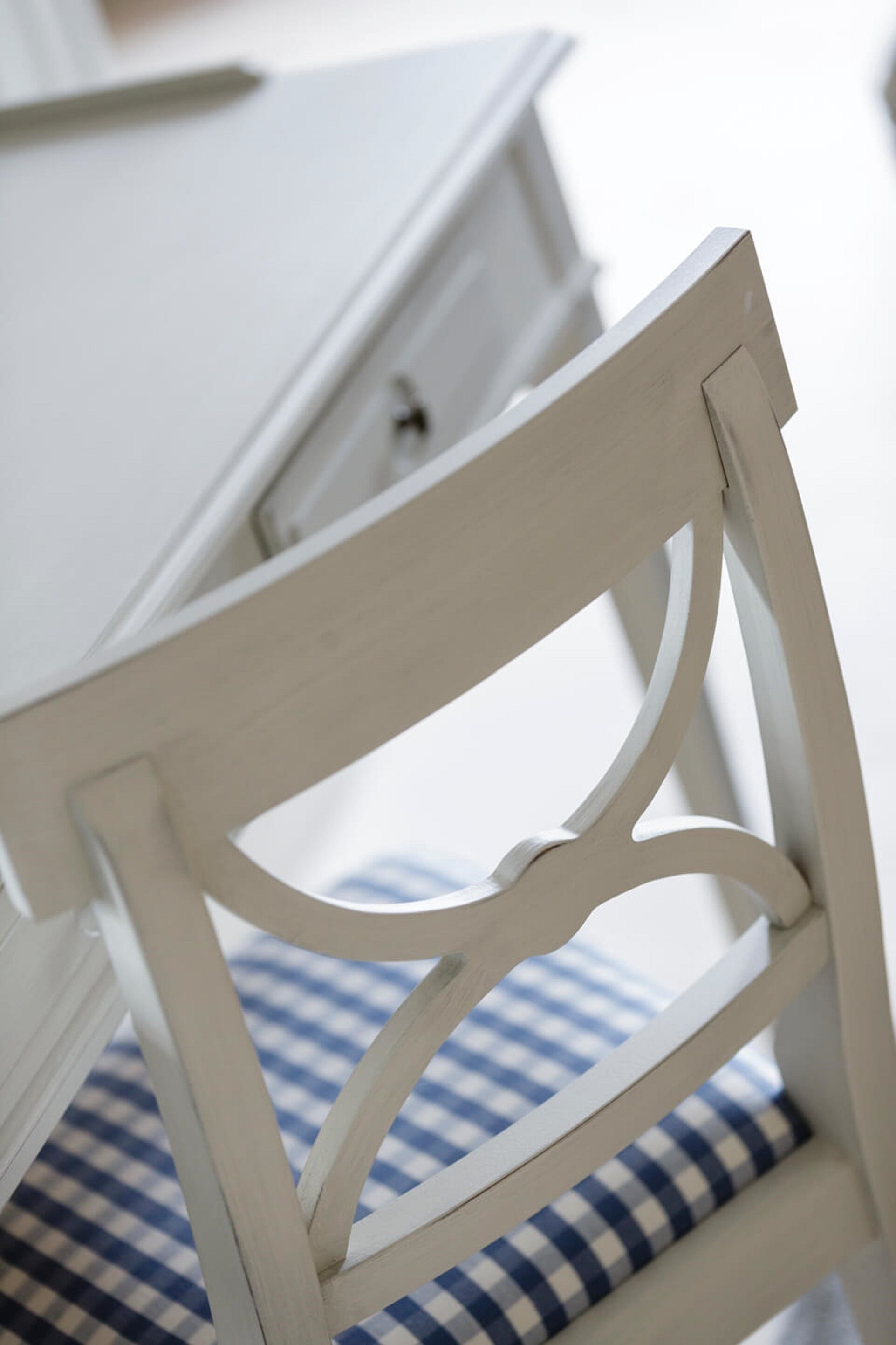 1 bedroom, individually decorated, individually furnished, desk