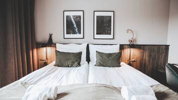 2 habitaciones, escritorio y cortinas blackout