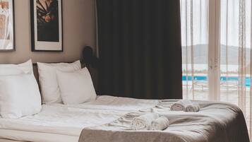 Desk, blackout curtains, iron/ironing board, free WiFi