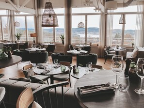 Spécialités Cuisine locale et internationale