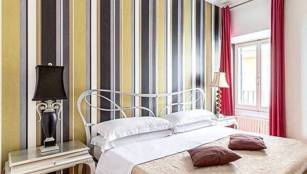 Deluxe-Doppelzimmer | Italienische Bettbezüge von Frette, hochwertige Bettwaren