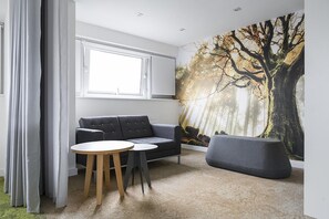 Lobby lounge - John Lester & Eddie Colman Courts - Campus Accommodation (Salford)