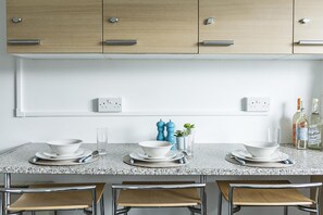 Electric kettle - John Lester & Eddie Colman Courts - Campus Accommodation (Salford)