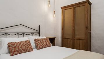 Luxe beddengoed, donzen dekbedden, bedden met traagschuimmatras