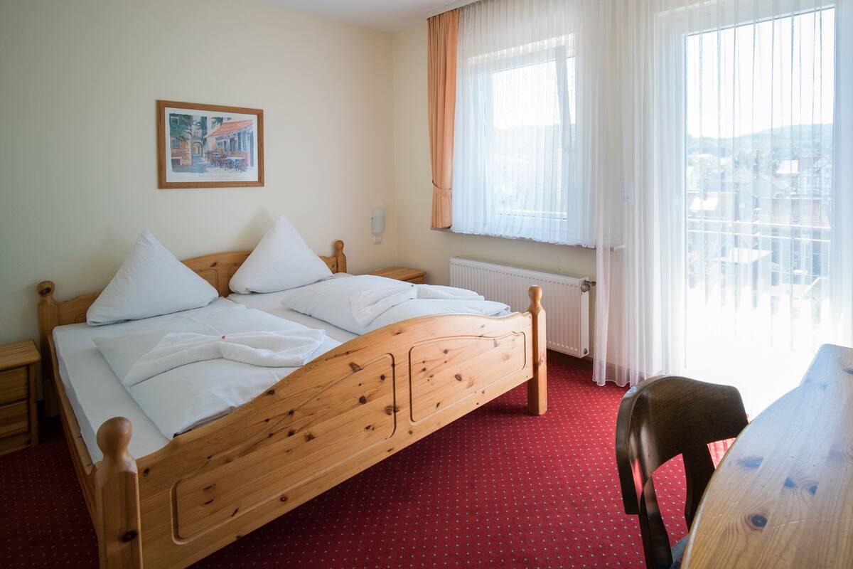 double room | in-room safe, desk, free wifi, bed sheets