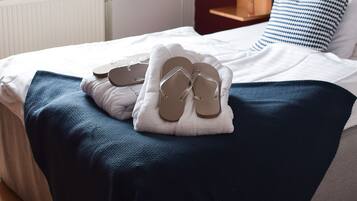 Queen Room (Badhotellet) | Minibar, Zimmersafe, VerdunkelungsvorhÀnge, schallisolierte Zimmer