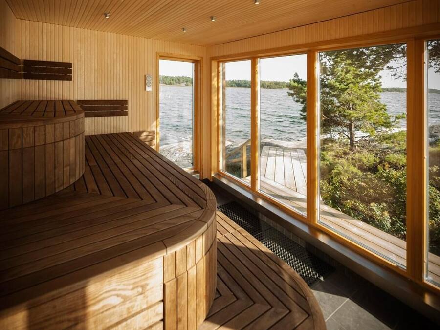 Couples treatment room(s), body treatments, body wraps, body scrubs