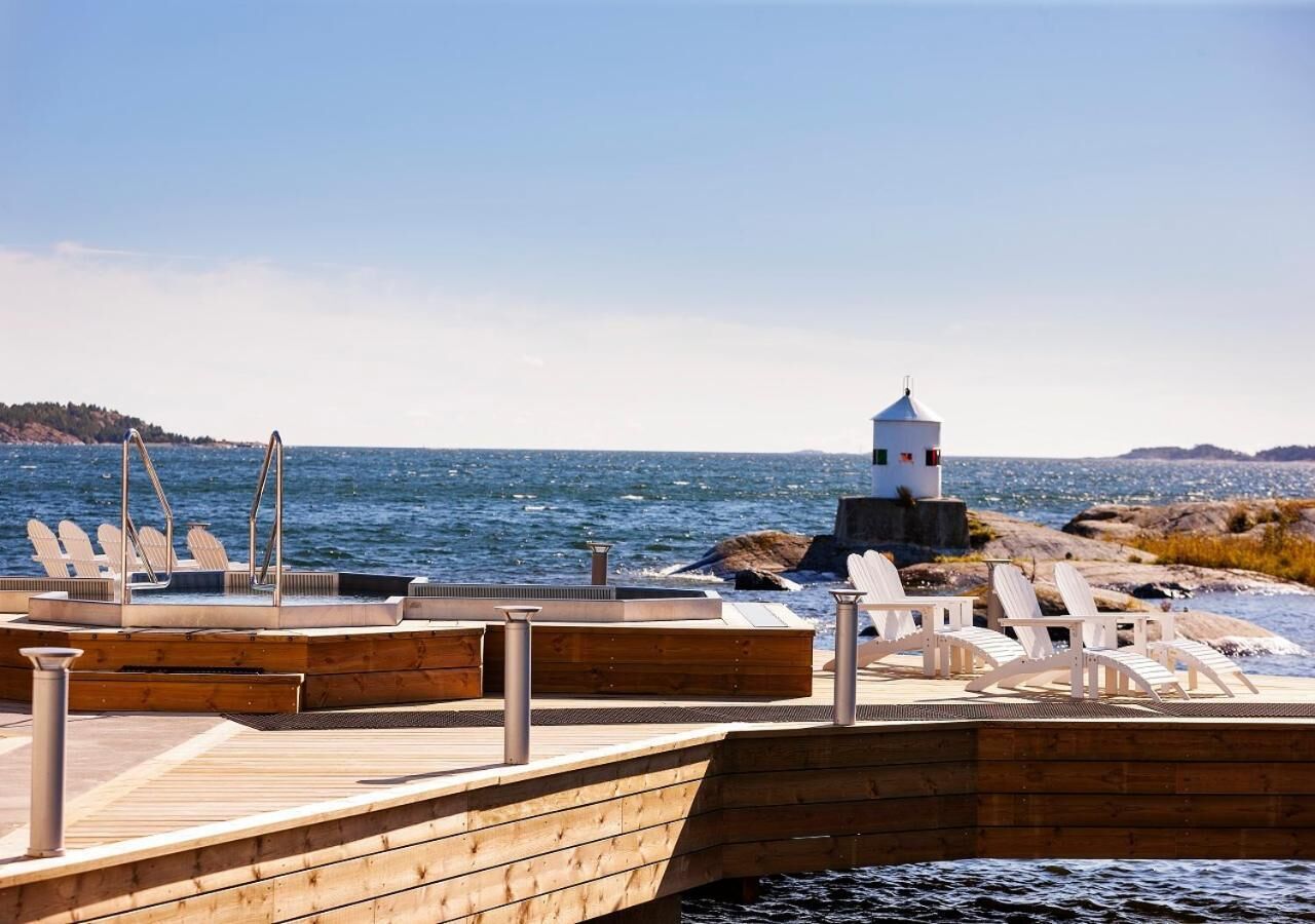 Nær stranden og fisking