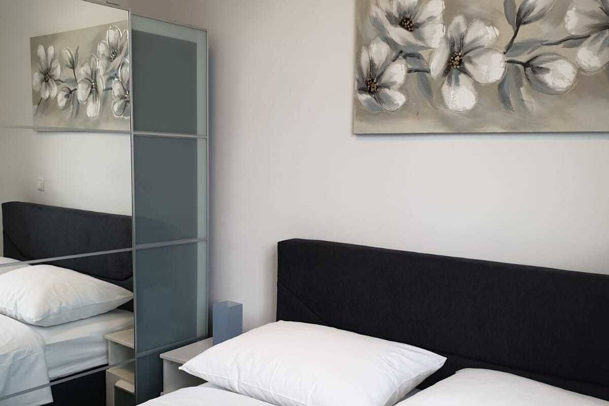 Family Apartment | WiFi (free), bed sheets