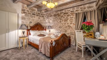 Habitación estándar doble | Ropa de cama de alta calidad, minibar, caja fuerte
