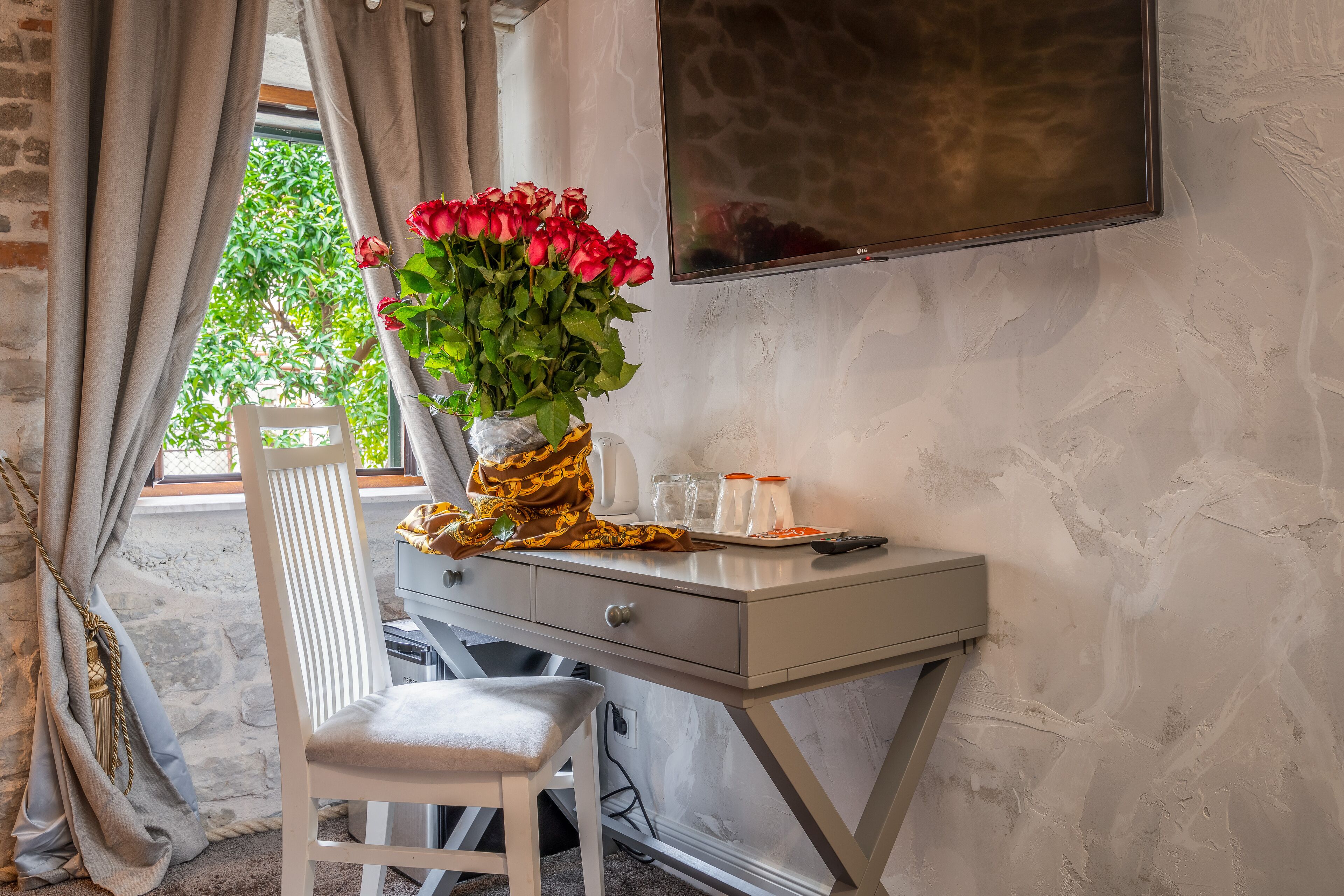 1 bedroom, premium bedding, minibar, in-room safe