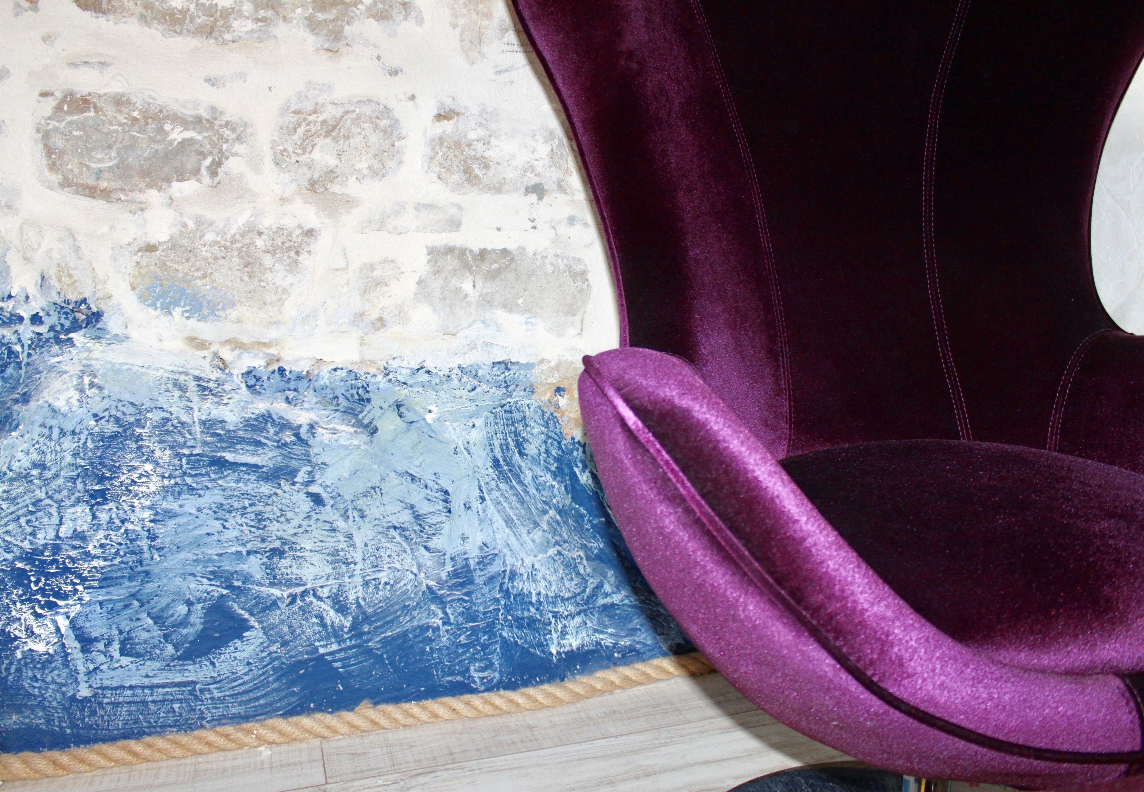 comfort double room, 1 queen bed | living room | flat-screen tv