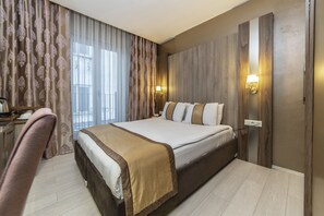 Chambre Standard Double ou avec lits jumeaux, 1 lit double ou 2 lits jumeaux, vue ville | Literie de qualité supérieure, minibar, coffres-forts dans les chambres