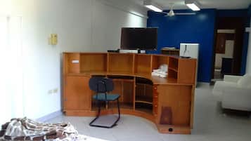 Triple Room, Non Smoking, Kitchenette | Down comforters, free WiFi, bed sheets