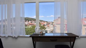 Deluxe Luxury Suite with City View | Vue de la chambre