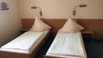 Doppelzimmer | Hochwertige Bettwaren, Zimmersafe, Schreibtisch, kostenlose Babybetten