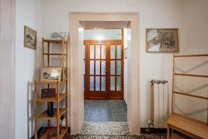 Apartment, 3 Schlafzimmer | Wohnbereich | Flachbildfernseher