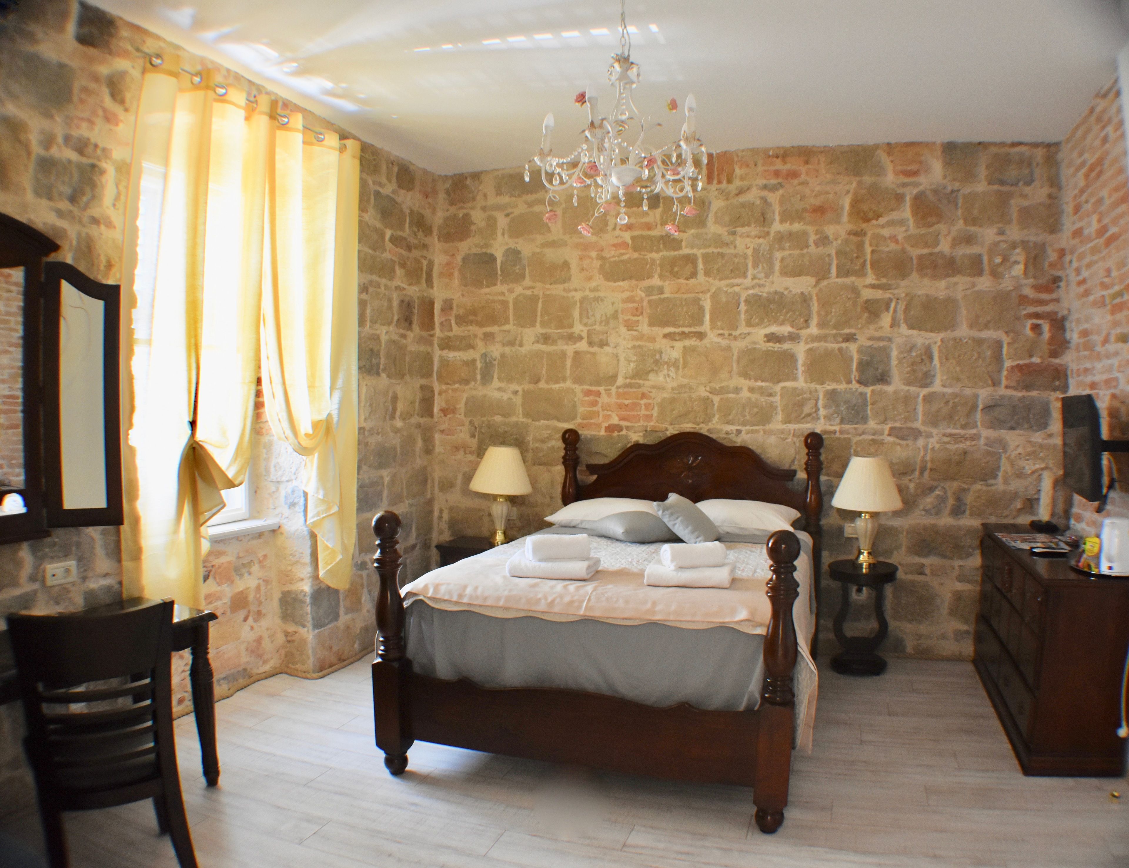 Photo - Pietra Rossa