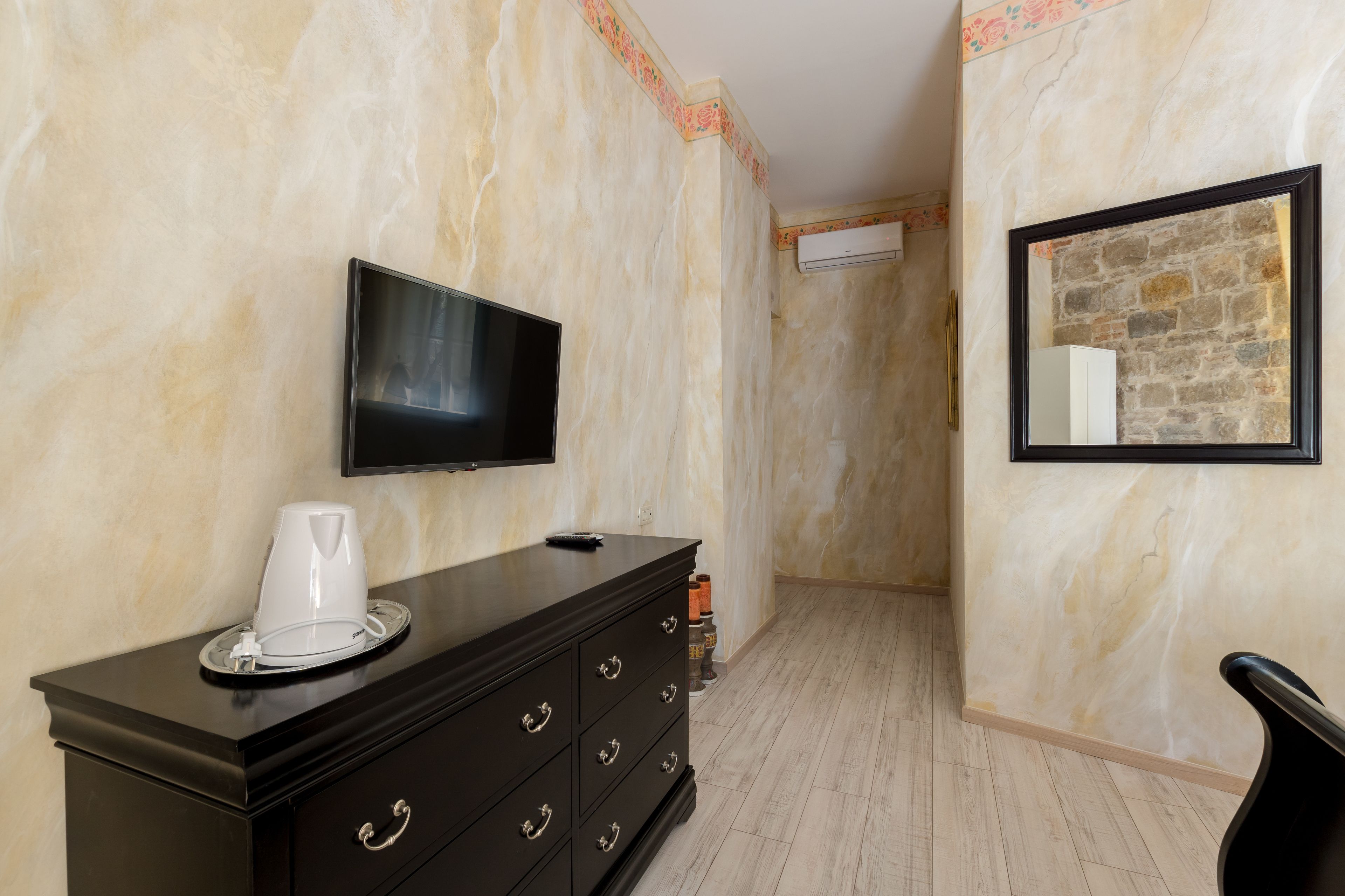 standard double room | premium bedding, in-room safe, desk, soundproofing