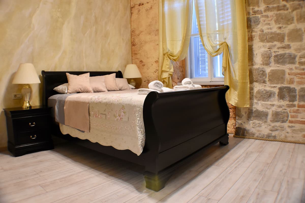 Standard Double Room | Premium bedding, in-room safe, desk, soundproofing